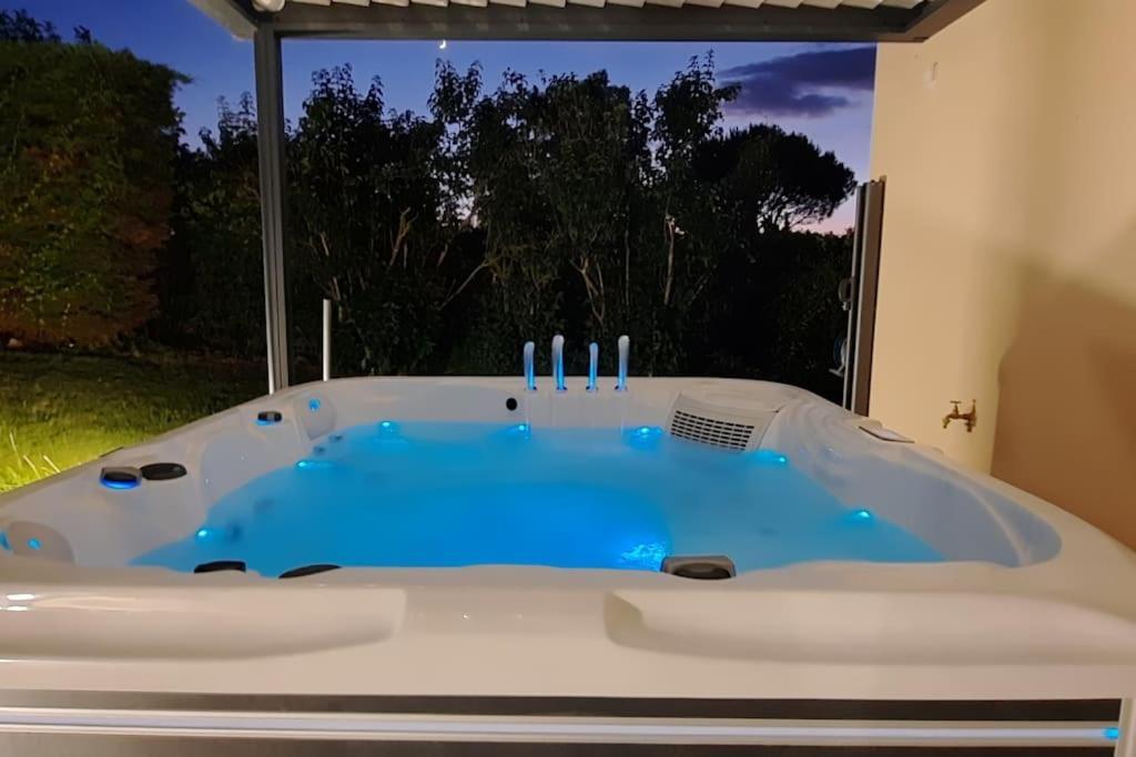 Villa Drome Jacuzzi La Maison D'A Cote Chatuzange-le-Goubet Ngoại thất bức ảnh