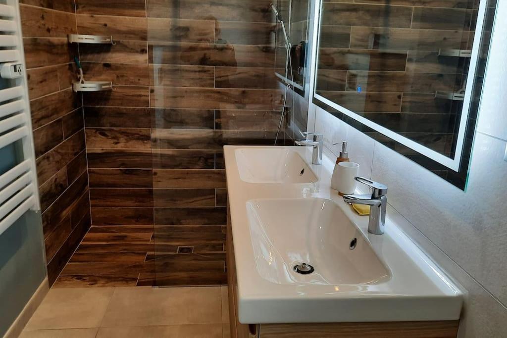 Villa Drome Jacuzzi La Maison D'A Cote Chatuzange-le-Goubet Ngoại thất bức ảnh